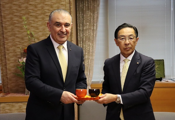 駐日ヨルダン・ハシェミット王国特命全権大使の表敬訪問に出席する知事