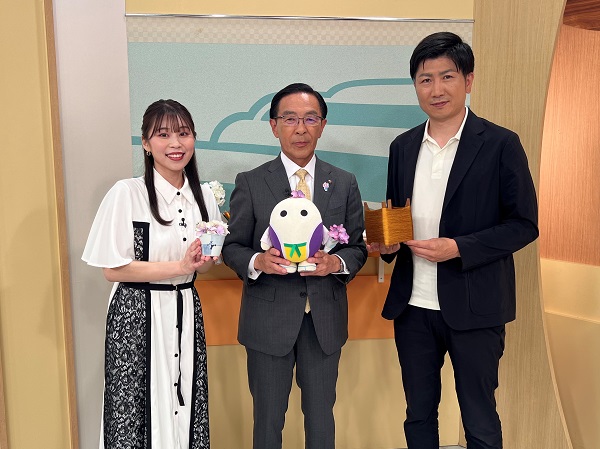 「あったか京都！」に出演する知事