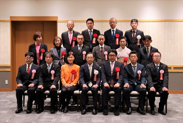 「京都府の現代の名工」、「明日の名工」表彰式に出席する知事