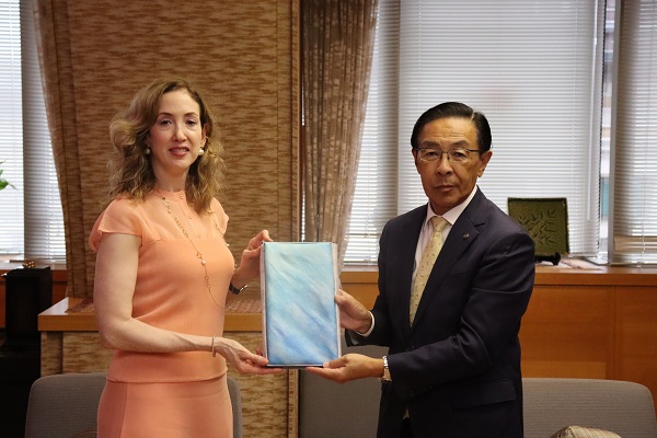 コスタリカ共和国外国貿易大臣の表敬訪問に出席する知事
