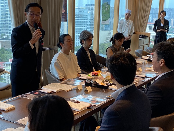 シンガポールにおける「京もの」試食・試飲会に出席する知事