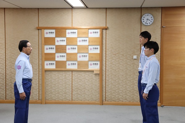 熊本地震被災地へ派遣職員を激励に出席する知事