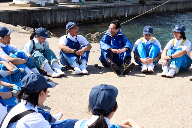 生徒の皆さんと海洋高校での生活や将来についてトーク