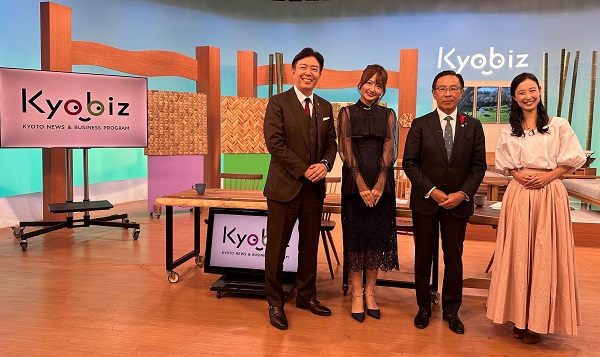 「Kyobiz」に出演する知事