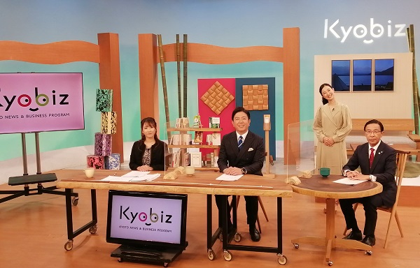 「Kyobiz」に出演する知事