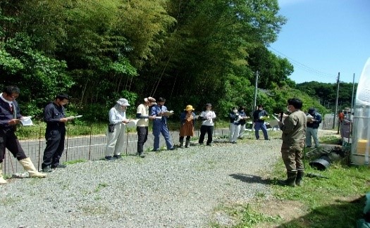 普及センターから自動かん水装置の説明