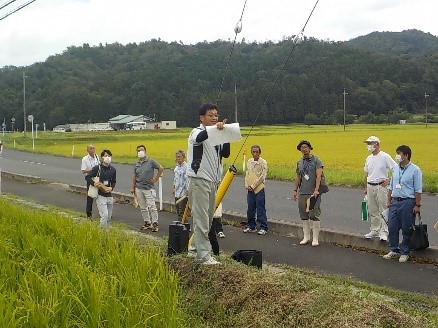 生産者から栽培概要を説明