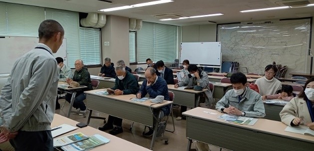 緑肥利用について説明を受ける