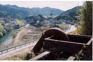 土師川と水の吐出口