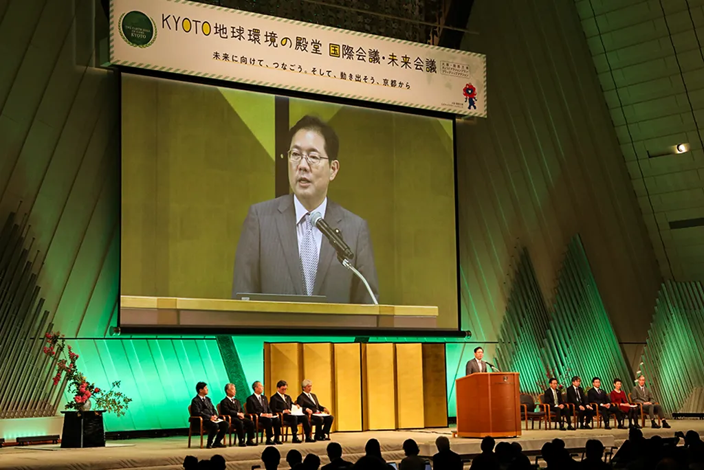 勝目康氏