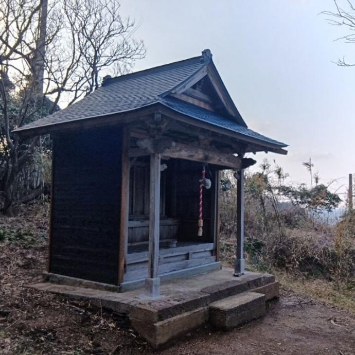 間主神社修理後