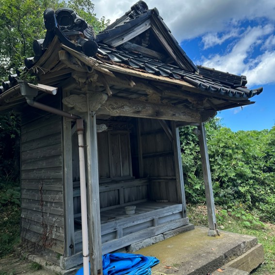 間主神社修理前