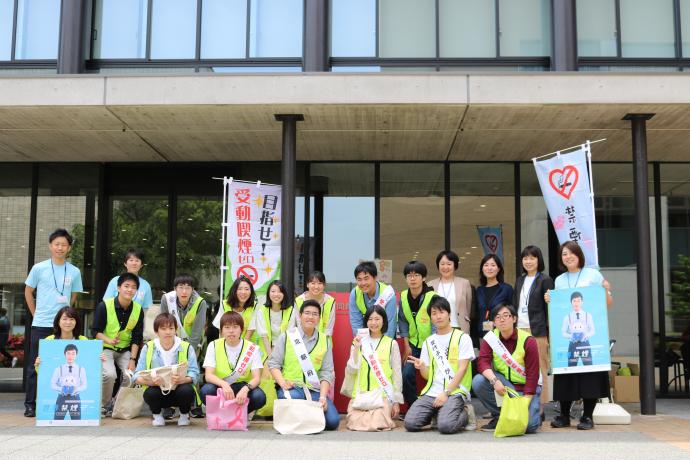 大谷大学の学生・学校関係者集合写真