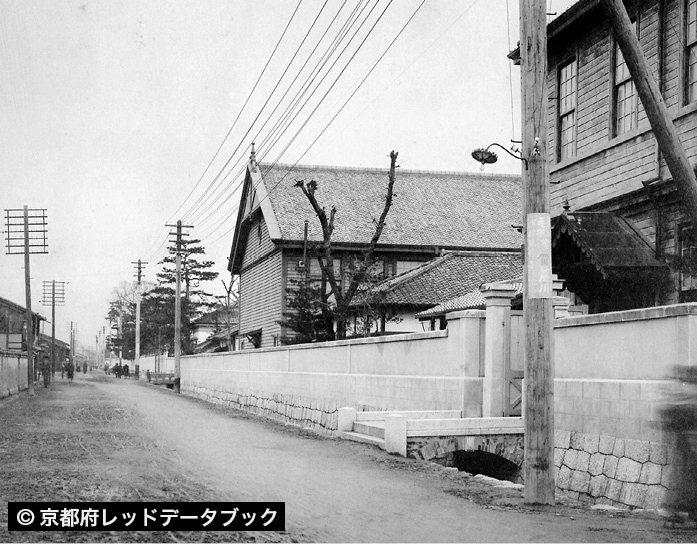 京都府立医学専門学校前の河原町通