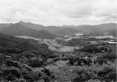 宝山山頂より夜久野方面（東方）を見る