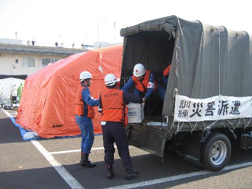 （訓練）派遣要請を受けた市内の医療機関が順次到着（2）