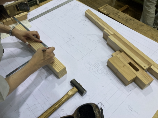 墨付け作業の様子2