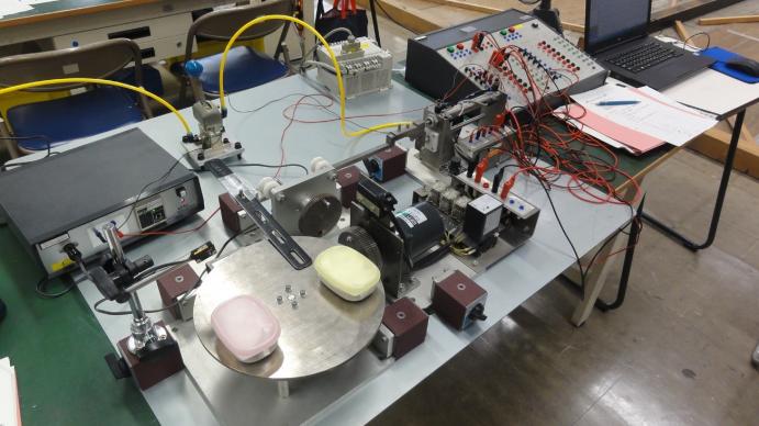 ファクトリーオートメーション実習の様子