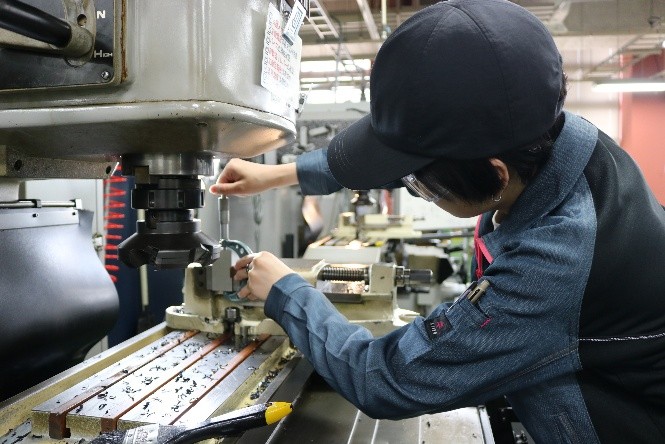 材料を測定している様子1