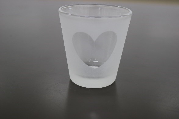 訓練生がサンドブラストで作ったガラスコップ2