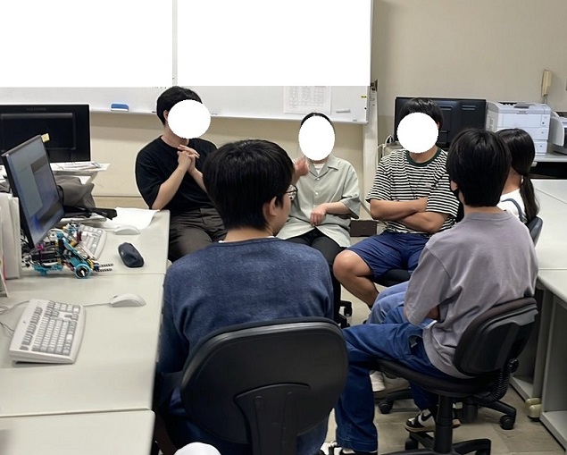 3S活動の改善方法をチームで話し合っている様子2