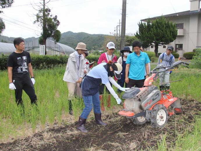 ステップイン講座の様子（機械作業の研修）