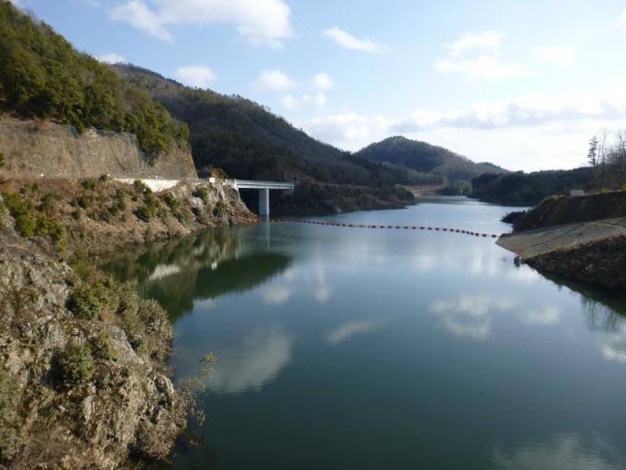 現在の畑川ダム貯水池の様子