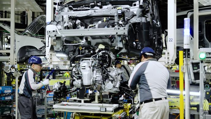 ダイハツ工業株式会社京都工場の作業風景