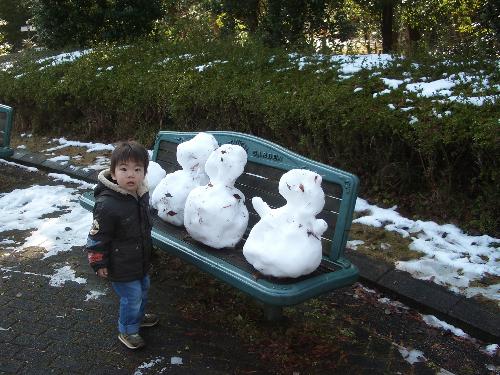 雪だるまとこどもの写真