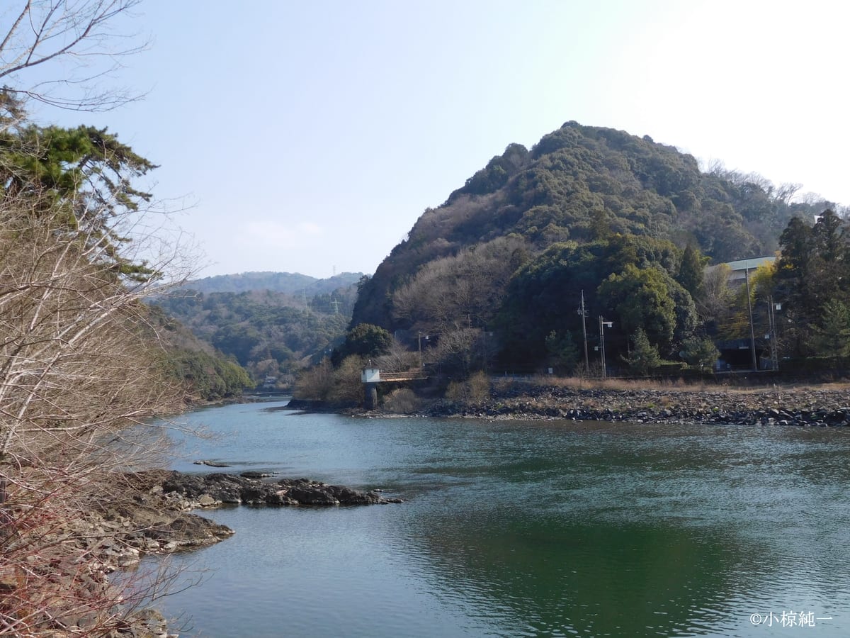 図17のＣ地点から槇尾山などを望む（2025年3月21日撮影）