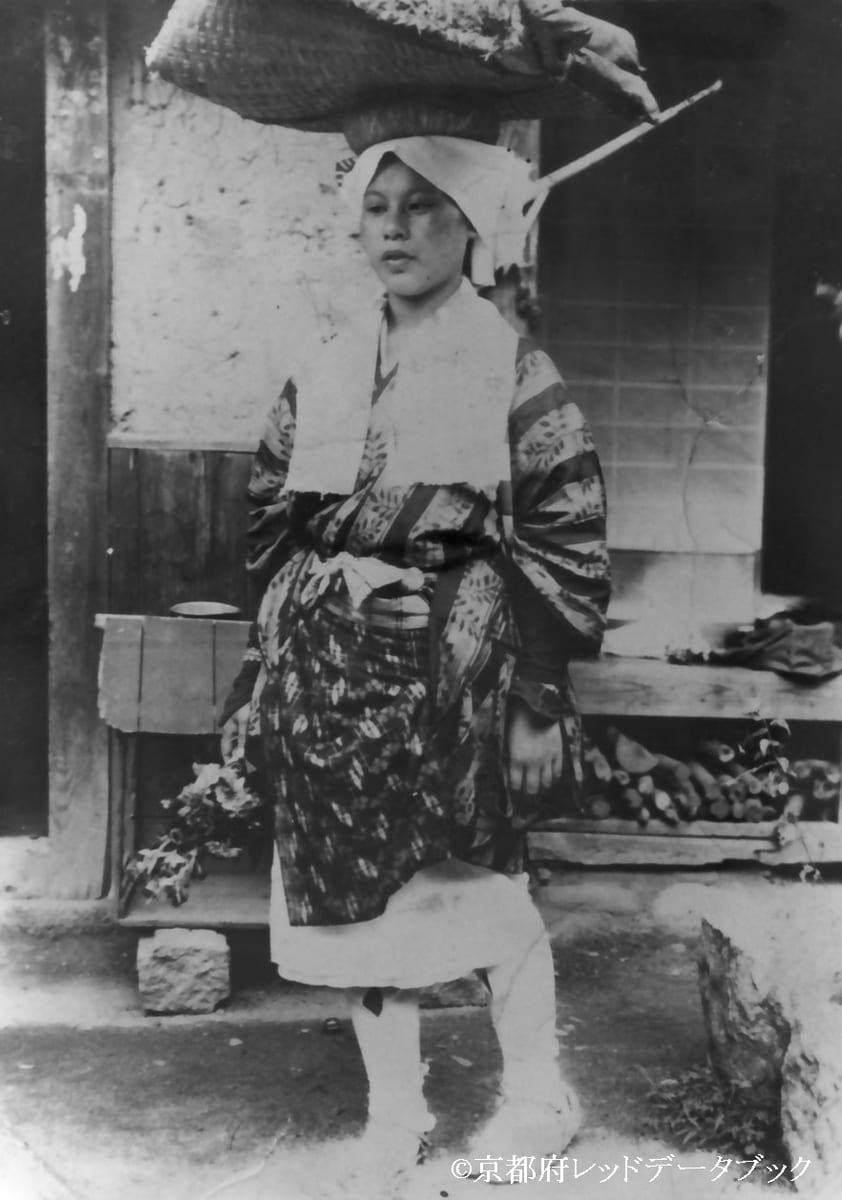 写真29　白川女姿の田中くめ氏。北白川仕伏町。昭和6年（1931）。