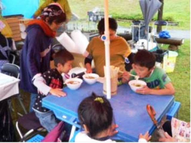 丹後産抹茶入りうどんの試食（１０月２０日）