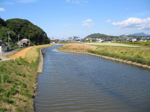 新庄川の河道掘削が完了した部分