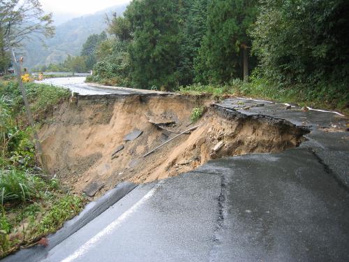 綾部大江宮津線の道路災害