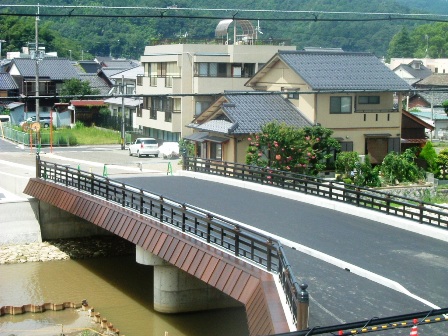 新しい中橋